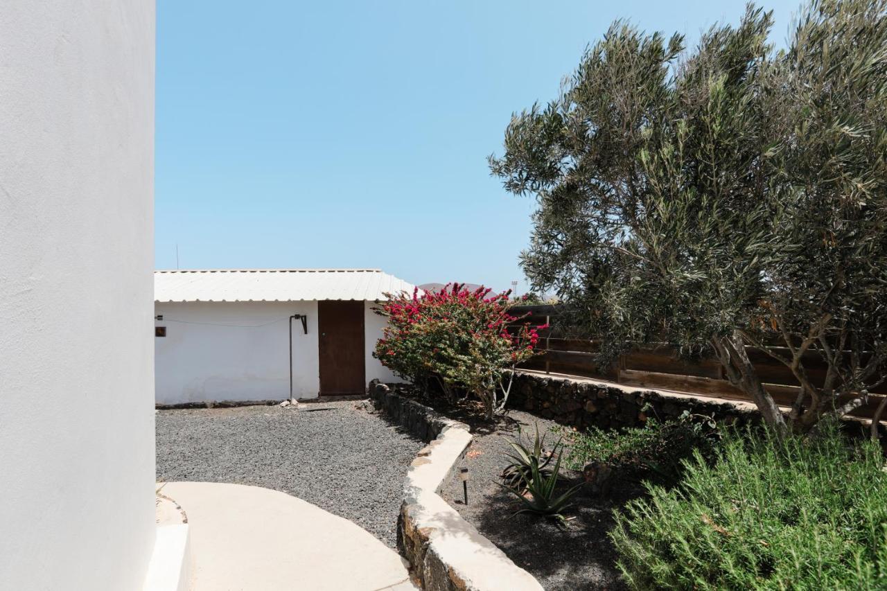 Creative Harbour Fuerteventura Hostel Lajares Exterior foto